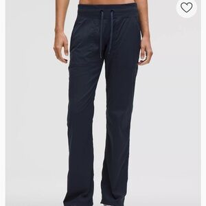 Lululemon Dance Studio Mid-Rise Pant
Regular in Navy